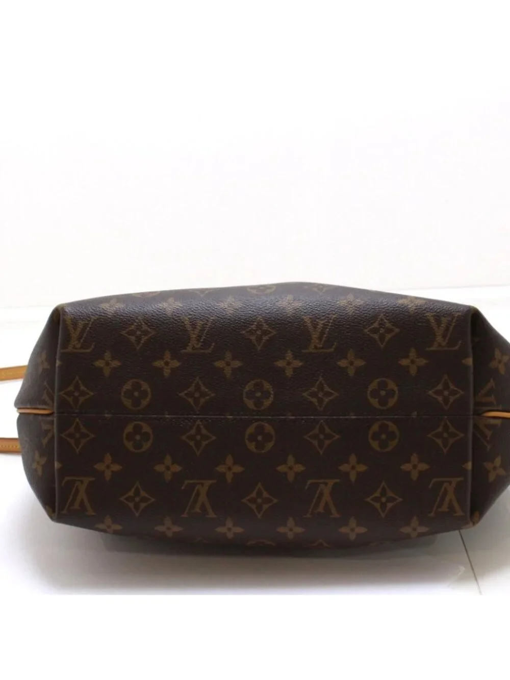 Louis Vuitton Turenne MM Monogram Handbag Canvas